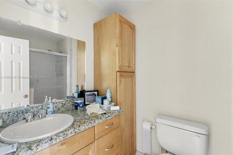 Condo in Deerfield Beach, Florida, 2 bedrooms  № 1377206 - photo 17