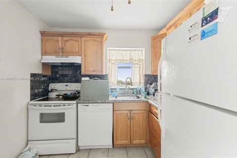 Condo in Deerfield Beach, Florida, 2 bedrooms  № 1377206 - photo 26