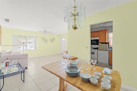 Condo in Deerfield Beach, Florida, 2 bedrooms  № 1377206 - photo 11