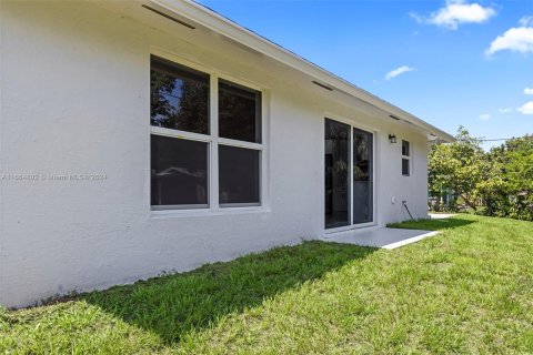 House in Vero Beach, Florida 3 bedrooms, 129.04 sq.m. № 1377297 - photo 21