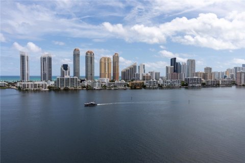 Condominio en venta en Aventura, Florida, 3 dormitorios, 274.62 m2 № 1362181 - foto 28