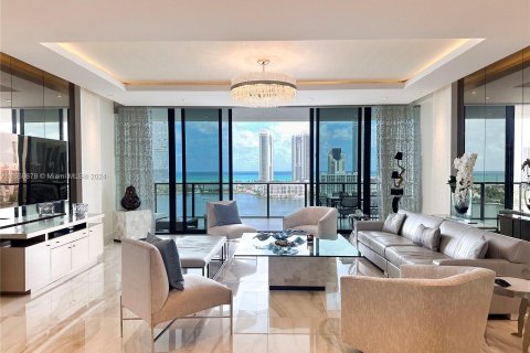 Condominio en venta en Aventura, Florida, 3 dormitorios, 274.62 m2 № 1362181 - foto 5