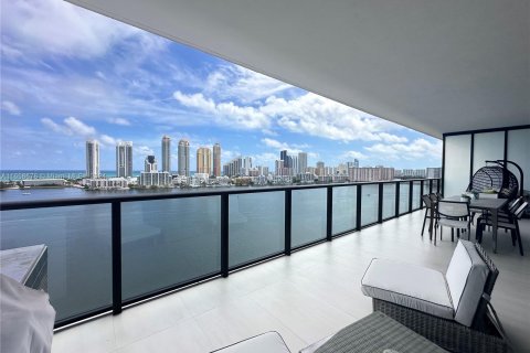 Condominio en venta en Aventura, Florida, 3 dormitorios, 274.62 m2 № 1362181 - foto 1