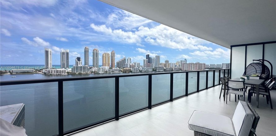 Condominio en Aventura, Florida, 3 dormitorios  № 1362181