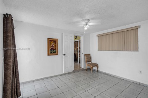 Casa en venta en Miami, Florida, 3 dormitorios, 136.29 m2 № 1242319 - foto 13