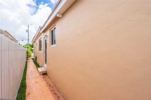 Casa en venta en Miami, Florida, 3 dormitorios, 136.29 m2 № 1242319 - foto 25