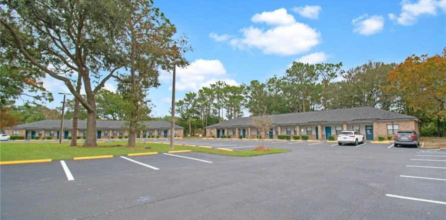 Propiedad comercial en Jacksonville, Florida 1170.57 m2 № 1356090