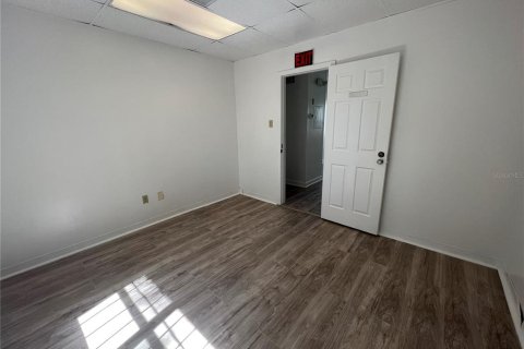 Immobilier commercial à vendre à Jacksonville, Floride: 1170.57 m2 № 1356090 - photo 4