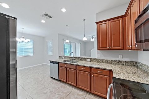 Townhouse in Tampa, Florida 3 bedrooms, 184.69 sq.m. № 1354172 - photo 15