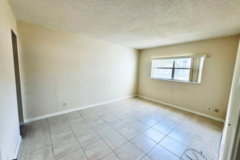 Condominio en venta en Deerfield Beach, Florida, 1 dormitorio, 67.26 m2 № 1210561 - foto 13