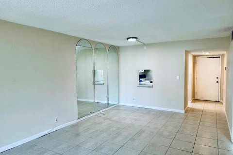 Condominio en venta en Deerfield Beach, Florida, 1 dormitorio, 67.26 m2 № 1210561 - foto 15