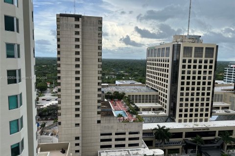 Condo in Miami, Florida, 1 bedroom  № 1347841 - photo 17