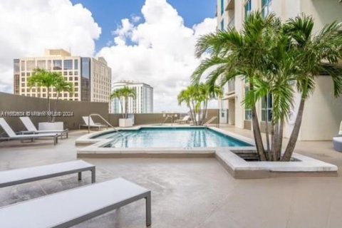 Condominio en alquiler en Miami, Florida, 1 dormitorio, 61.04 m2 № 1347841 - foto 27