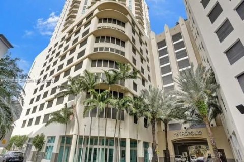 Condo in Miami, Florida, 1 bedroom  № 1347841 - photo 21