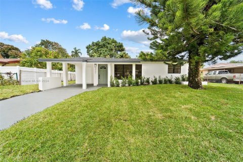 Villa ou maison à vendre à Lauderhill, Floride: 3 chambres, 109.62 m2 № 1347840 - photo 1