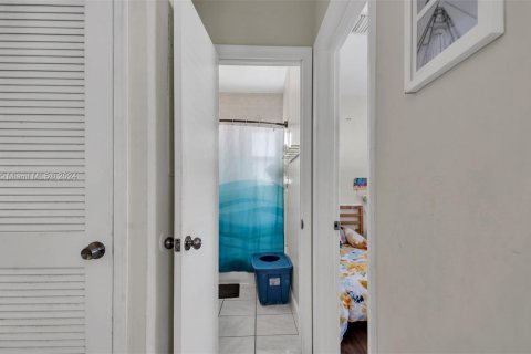 Immobilier commercial à vendre à Miami, Floride: 139.35 m2 № 1347808 - photo 12