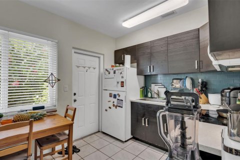 Immobilier commercial à vendre à Miami, Floride: 139.35 m2 № 1347808 - photo 7