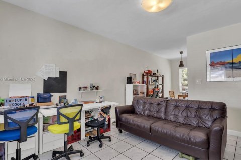 Immobilier commercial à vendre à Miami, Floride: 139.35 m2 № 1347808 - photo 5