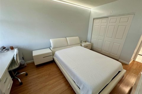 Купить кондоминиум в Майами-Бич, Флорида 2 спальни, 95.78м2, № 1047273 - фото 12