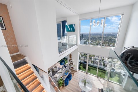 Condominio en venta en Miami, Florida, 2 dormitorios, 131.64 m2 № 1076645 - foto 1