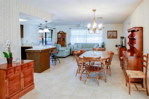 Villa ou maison à vendre à Spring Hill, Floride: 2 chambres, 131.74 m2 № 1342584 - photo 13