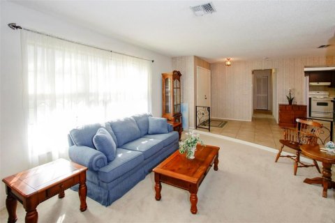 Villa ou maison à vendre à Spring Hill, Floride: 2 chambres, 131.74 m2 № 1342584 - photo 10