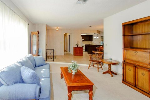 Villa ou maison à vendre à Spring Hill, Floride: 2 chambres, 131.74 m2 № 1342584 - photo 11