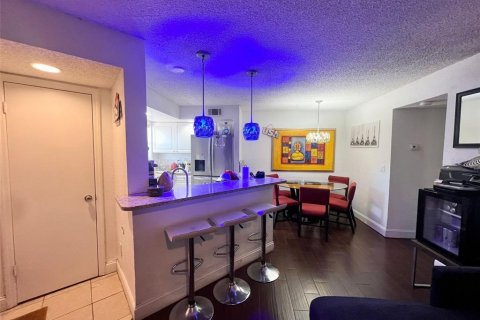 Copropriété à vendre à Orlando, Floride: 2 chambres, 86.77 m2 № 1301641 - photo 2