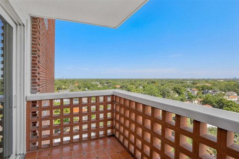 Condo in Tampa, Florida, 2 bedrooms  № 1242873 - photo 21