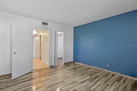 Copropriété à vendre à Tampa, Floride: 2 chambres, 82.5 m2 № 1242873 - photo 16