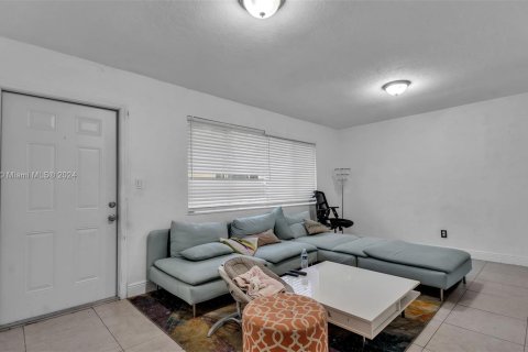 Immobilier commercial à vendre à Miami, Floride: 211.54 m2 № 1345999 - photo 16