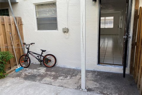 Townhouse in North Miami Beach, Florida 2 bedrooms, 99.87 sq.m. № 1227339 - photo 24