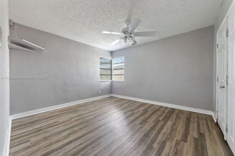 Casa en venta en Oakland Park, Florida, 2 dormitorios, 79.52 m2 № 1076485 - foto 9