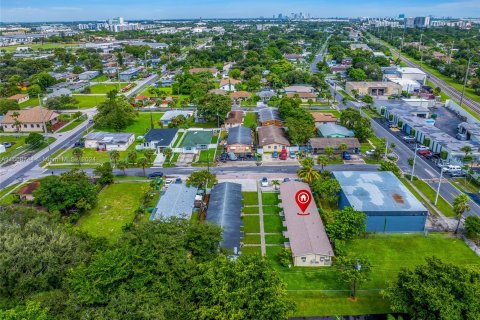 Propiedad comercial en venta en Dania Beach, Florida, 216.65 m2 № 1385639 - foto 12