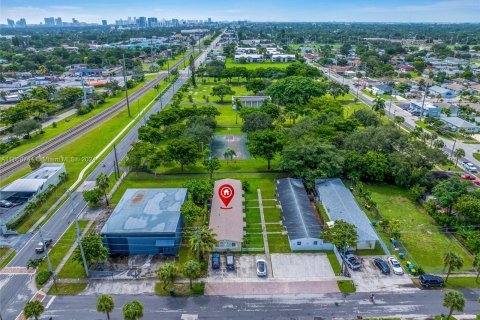 Immobilier commercial à vendre à Dania Beach, Floride: 216.65 m2 № 1385639 - photo 6