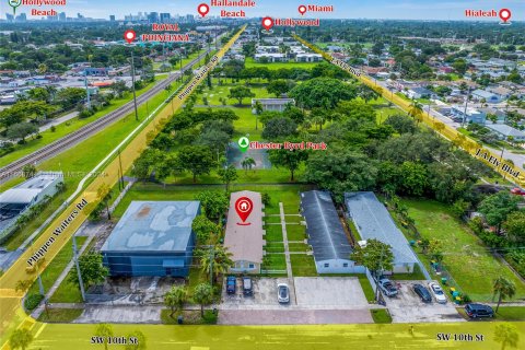 Immobilier commercial à vendre à Dania Beach, Floride: 216.65 m2 № 1385639 - photo 7