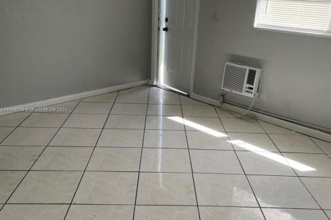 Immobilier commercial à vendre à Dania Beach, Floride: 216.65 m2 № 1385638 - photo 7