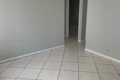 Immobilier commercial à vendre à Dania Beach, Floride: 216.65 m2 № 1385638 - photo 5