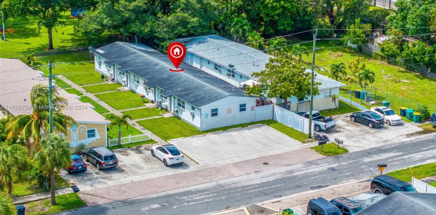 Propiedad comercial en Dania Beach, Florida 216.65 m2 № 1385638