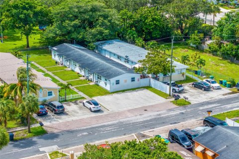 Immobilier commercial à vendre à Dania Beach, Floride: 216.65 m2 № 1385638 - photo 14