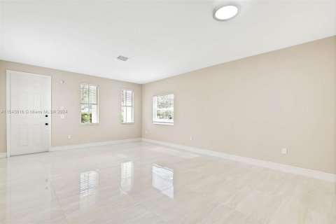 Casa en venta en Homestead, Florida, 4 dormitorios, 261.8 m2 № 1040480 - foto 6