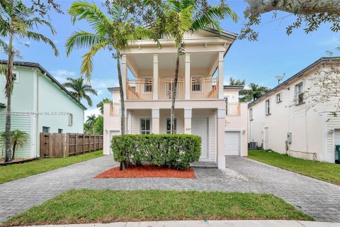Casa en venta en Homestead, Florida, 4 dormitorios, 261.8 m2 № 1040480 - foto 1