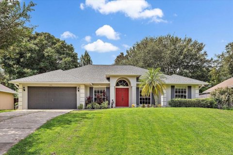 Villa ou maison à vendre à Clermont, Floride: 3 chambres, 155.89 m2 № 1336766 - photo 1