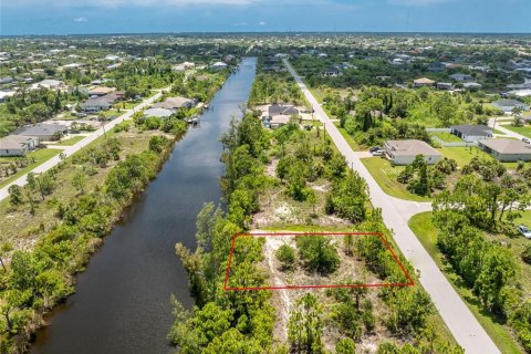 Terreno en venta en Port Charlotte, Florida № 1264073 - foto 1