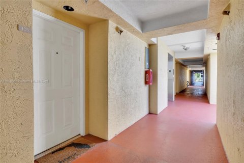 Condominio en venta en Dania Beach, Florida, 2 dormitorios, 94.95 m2 № 1075285 - foto 23