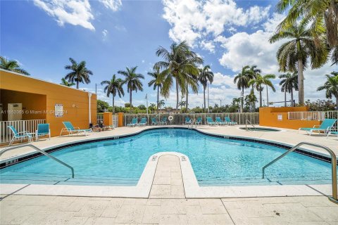 Condominio en venta en Dania Beach, Florida, 2 dormitorios, 94.95 m2 № 1075285 - foto 27