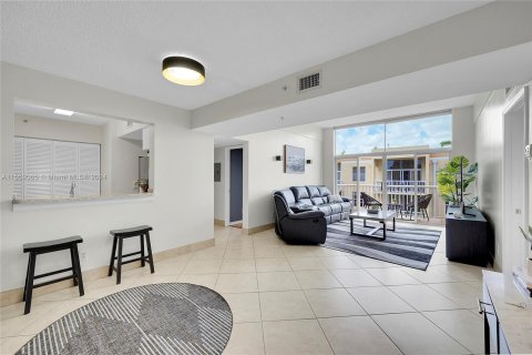 Condominio en venta en Dania Beach, Florida, 2 dormitorios, 94.95 m2 № 1075285 - foto 2