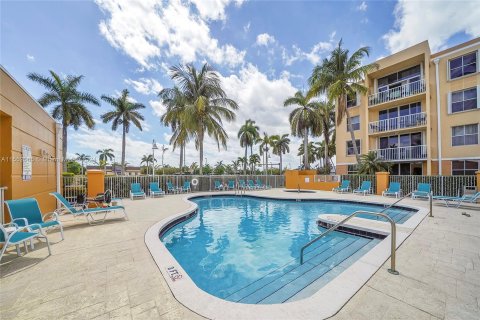 Condominio en venta en Dania Beach, Florida, 2 dormitorios, 94.95 m2 № 1075285 - foto 28