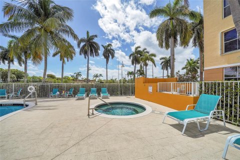 Condominio en venta en Dania Beach, Florida, 2 dormitorios, 94.95 m2 № 1075285 - foto 30