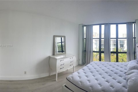 Copropriété à vendre à Sunny Isles Beach, Floride: 2 chambres, 95.78 m2 № 1058679 - photo 5